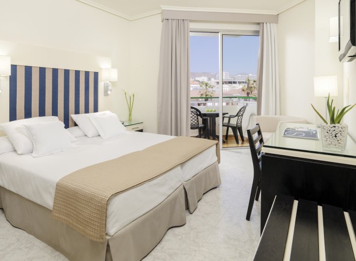 Tenerife Playa de las Americas utazás H10 Las Palmeras