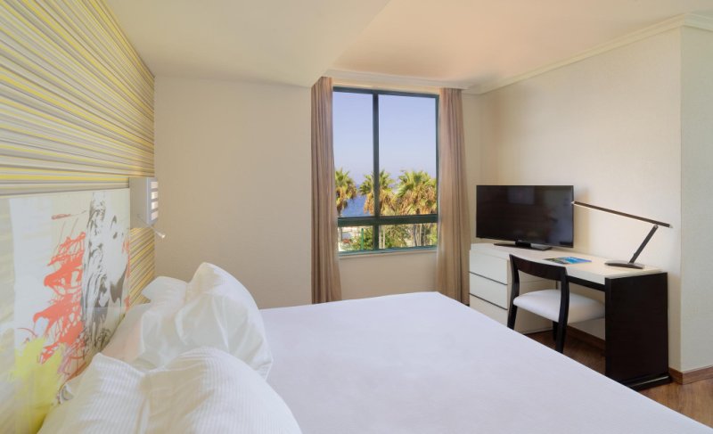 Tenerife Puerto de La Cruz utazás H10 Tenerife Playa