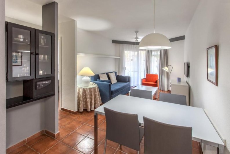 Tenerife Los Cristianos utazás HG Tenerife Sur