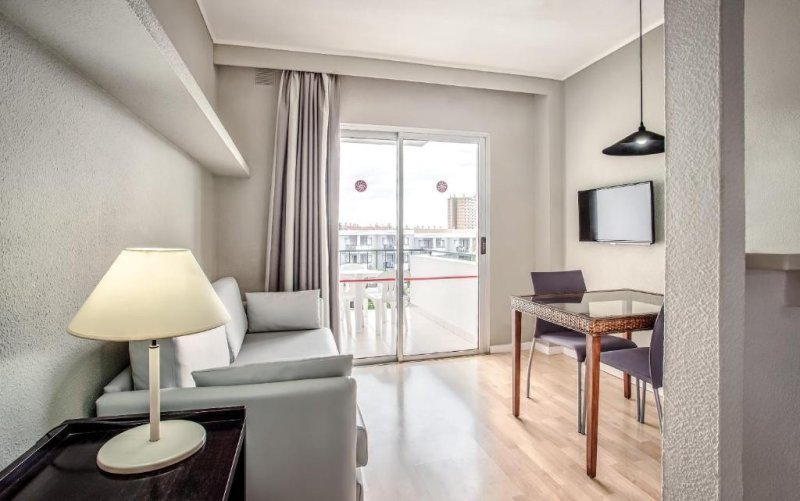 Tenerife Los Cristianos utazás HG Tenerife Sur