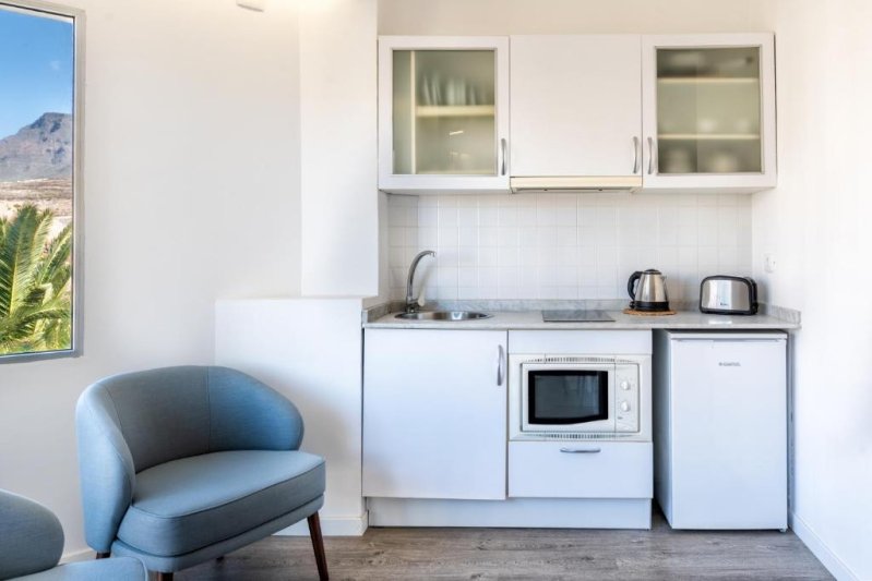 Tenerife Los Cristianos utazás HG Tenerife Sur