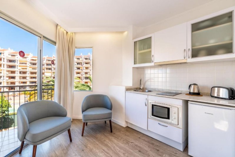 Tenerife Los Cristianos utazás HG Tenerife Sur