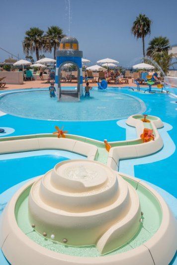 Tenerife Costa Adeje utazás Hovima La Pinta Beachfront Family Hotel