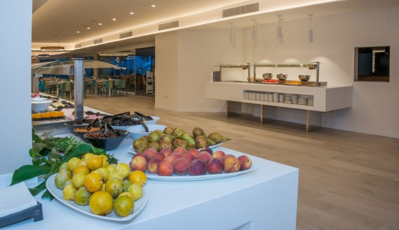 Tenerife Costa Adeje utazás Hovima La Pinta Beachfront Family Hotel