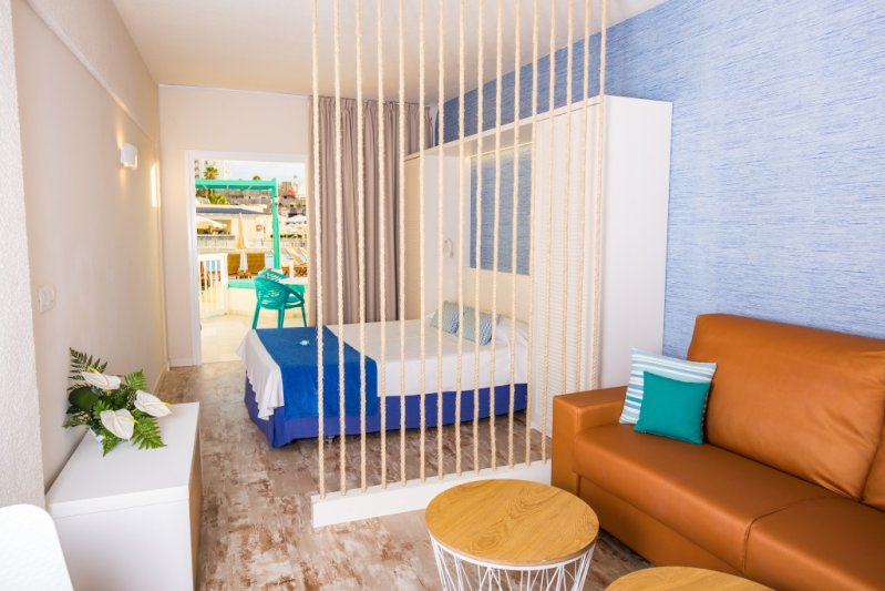 Tenerife Costa Adeje utazás Hovima La Pinta Beachfront Family Hotel