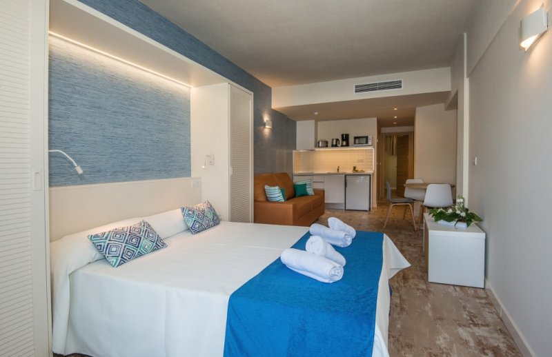 Tenerife Costa Adeje utazás Hovima La Pinta Beachfront Family Hotel