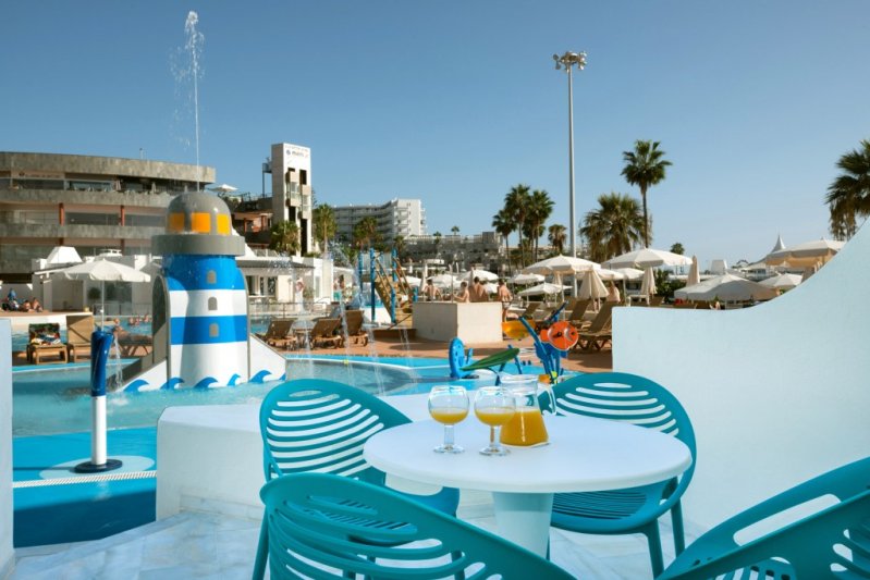 Tenerife Costa Adeje utazás Hovima La Pinta Beachfront Family Hotel