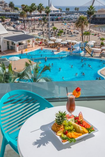 Tenerife Costa Adeje utazás Hovima La Pinta Beachfront Family Hotel
