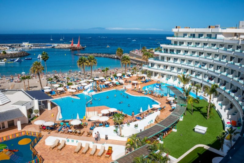 Tenerife Costa Adeje utazás Hovima La Pinta Beachfront Family Hotel