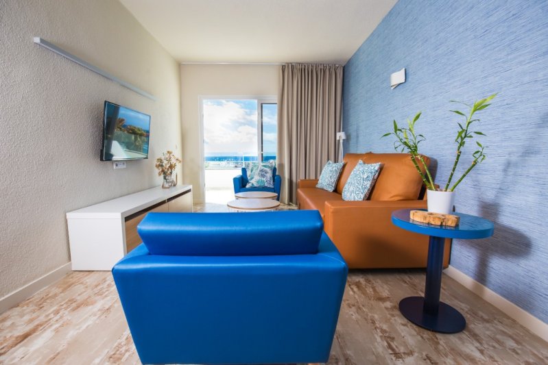 Tenerife Costa Adeje utazás Hovima La Pinta Beachfront Family Hotel