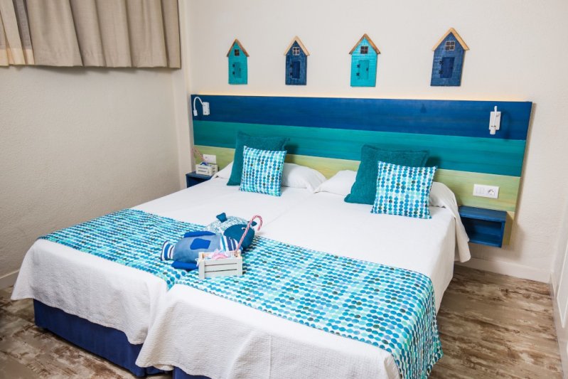 Tenerife Costa Adeje utazás Hovima La Pinta Beachfront Family Hotel