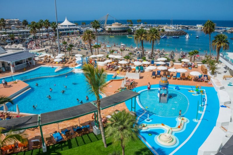 Tenerife Costa Adeje utazás Hovima La Pinta Beachfront Family Hotel
