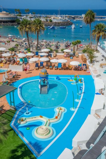 Tenerife Costa Adeje utazás Hovima La Pinta Beachfront Family Hotel