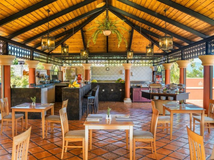 Tenerife utazás Las Aguilas Tenerife Affiliated By Melia