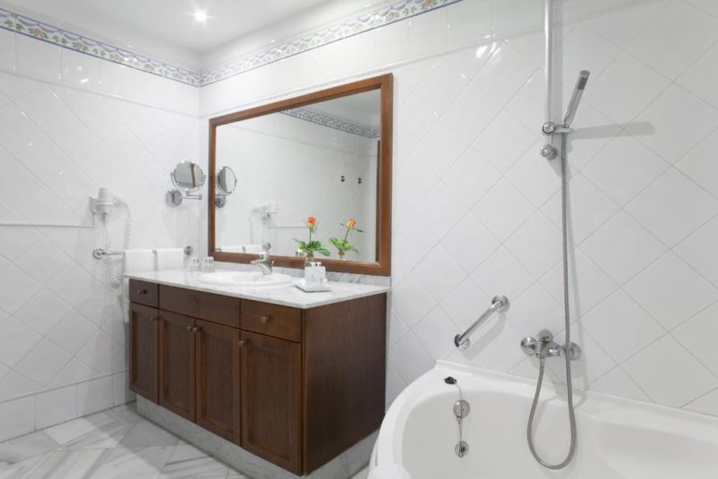 Tenerife utazás Las Aguilas Tenerife Affiliated By Melia