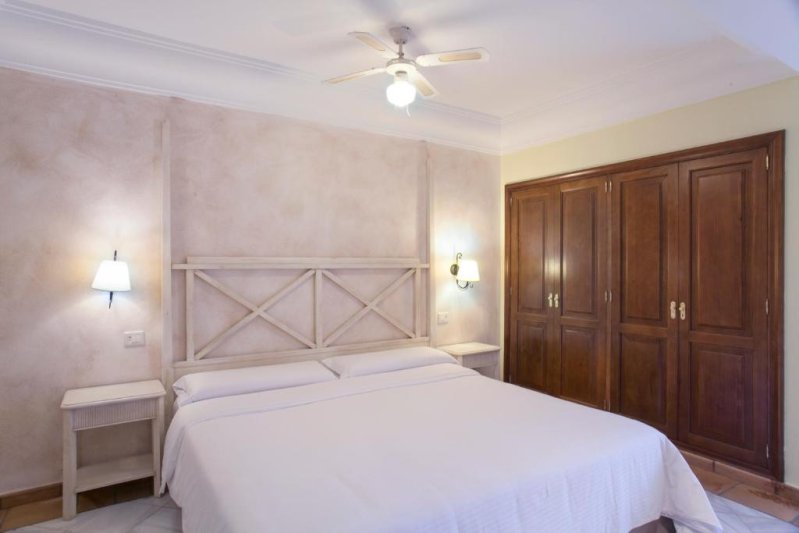 Tenerife utazás Las Aguilas Tenerife Affiliated By Melia