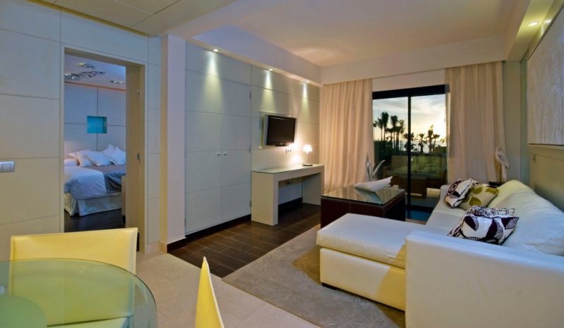 Red Level At Gran Melia Palacio De Isora Tenerife