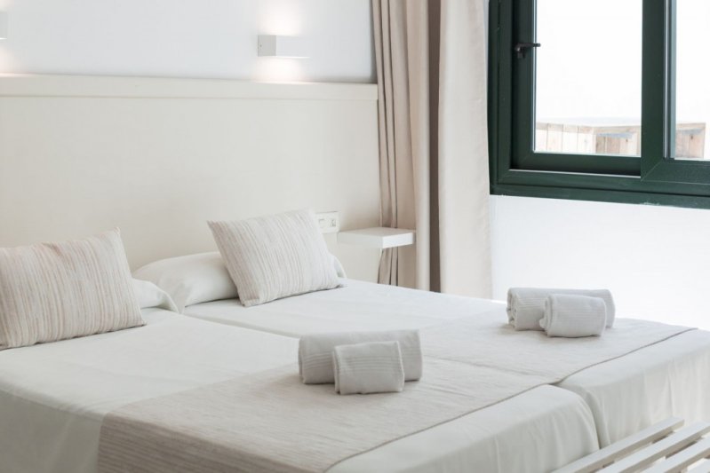 Menorca utazás Beach Club Menorca