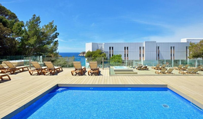Menorca utazás Melia Cala Galdana