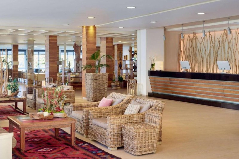 Menorca utazás Melia Cala Galdana