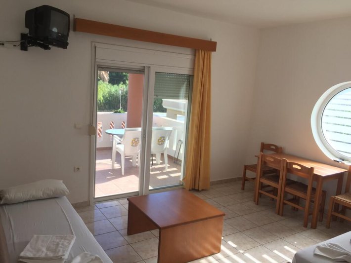 Kréta Platanias utazás Chrisselen Studio