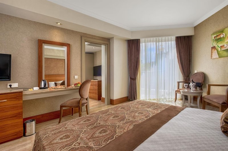 Family Room Land View