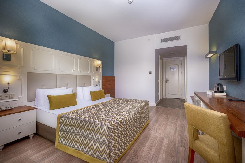 Economy Room