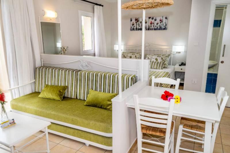 Dél-Ciprus Ayia Napa utazás Aktea Beach Village Apartmanok