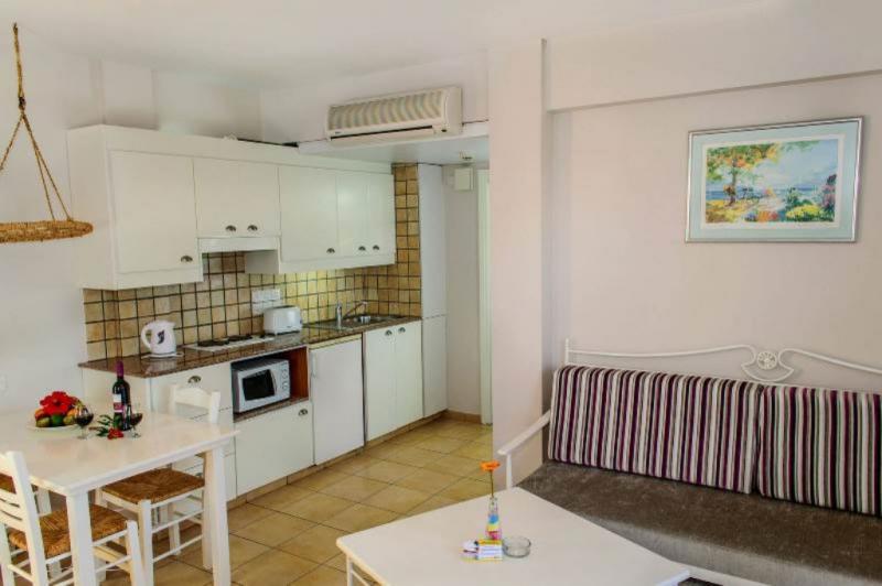 Dél-Ciprus Ayia Napa utazás Aktea Beach Village Apartmanok