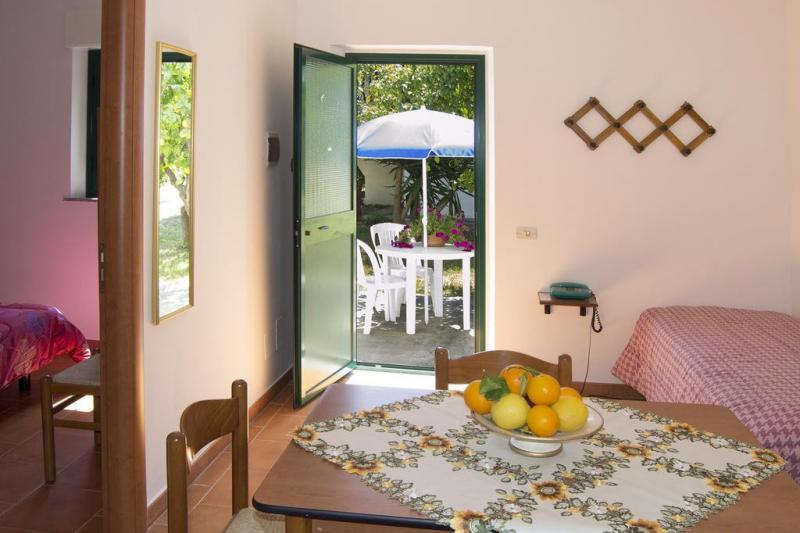 Szicília Giardini Naxos utazás Aparthotel Villaggio Alkantara