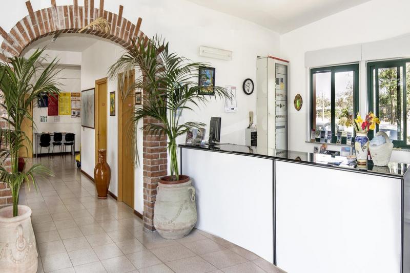 Szicília Giardini Naxos utazás Aparthotel Villaggio Alkantara