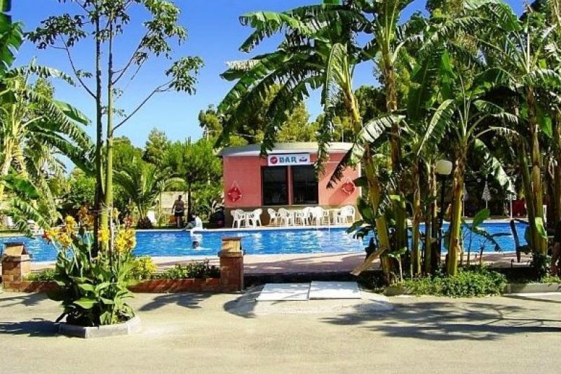 Szicília Giardini Naxos utazás Aparthotel Villaggio Alkantara