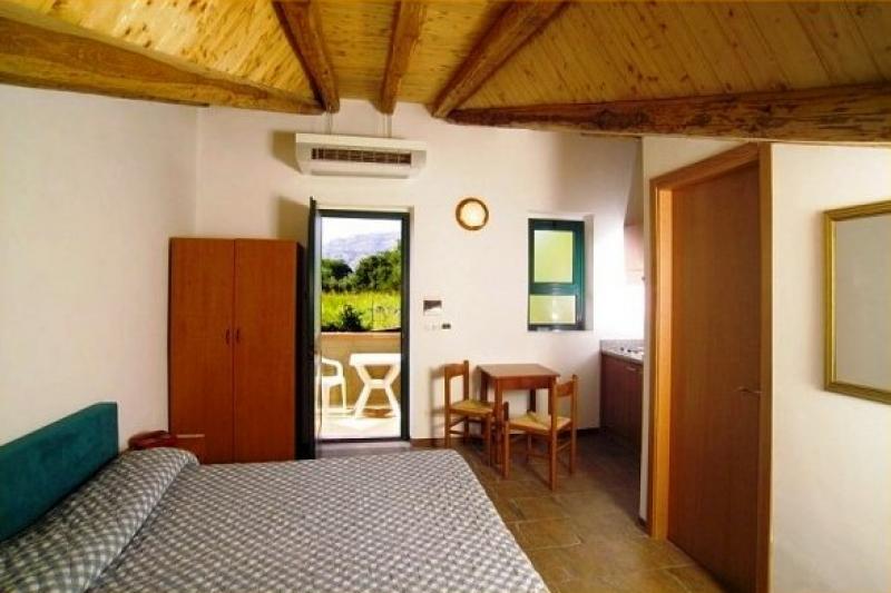 Szicília Giardini Naxos utazás Aparthotel Villaggio Alkantara