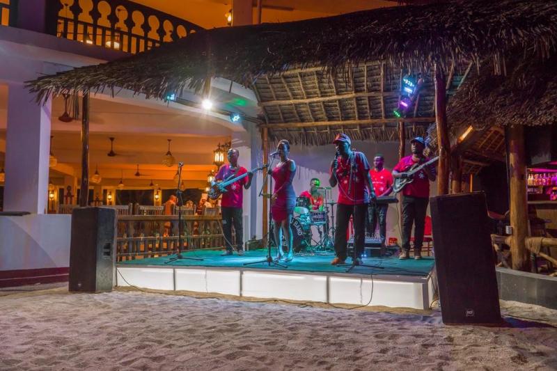 Hakuna Matata 5 napos szafari + 6 éj Kenya tengerpart + 3 éj Zanzibár