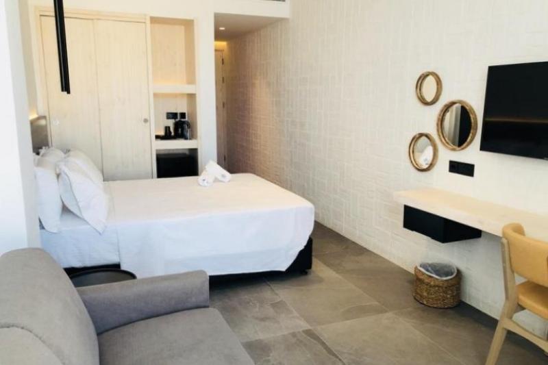 Dél-Ciprus Ayia Napa utazás Hotel Abacus Suites