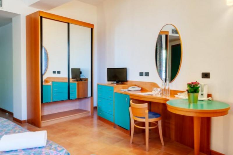 Szicília Letojanni utazás Hotel Antares