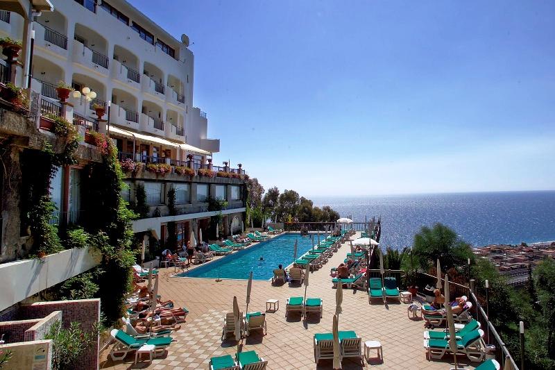 Szicília Letojanni utazás Hotel Antares