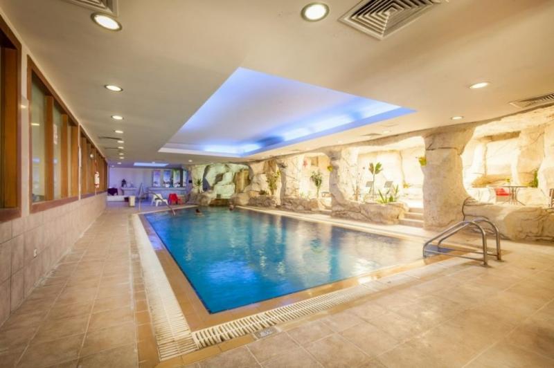 Dél-Ciprus Paphos utazás Hotel Crown Horizon Bay