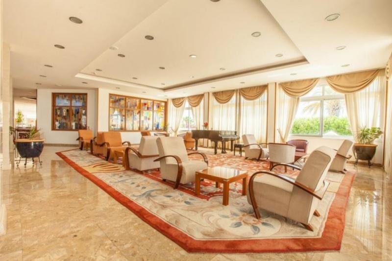 Dél-Ciprus Paphos utazás Hotel Crown Horizon Bay