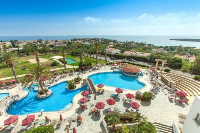 Dél-Ciprus Paphos utazás Hotel Crown Horizon Bay