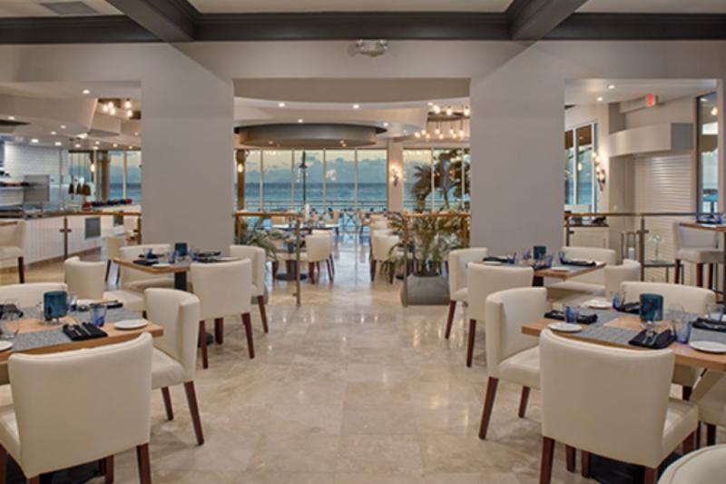 St. Maarten utazás Hotel Divi Little Bay Beach Resort