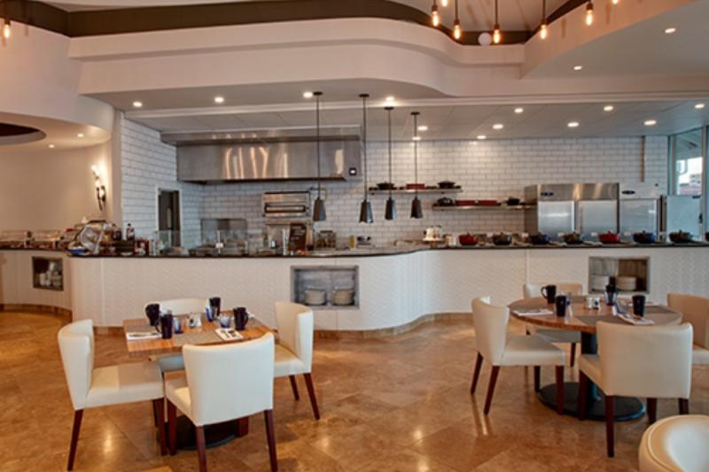 St. Maarten utazás Hotel Divi Little Bay Beach Resort