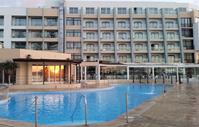 Málta Qawra utazás Hotel Dolmen Resort