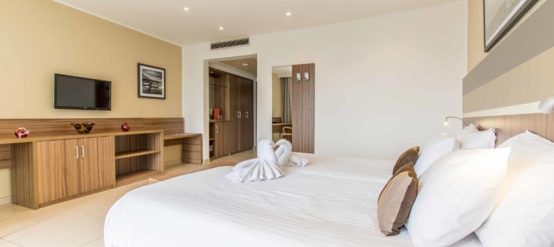 Málta Qawra utazás Hotel Dolmen Resort