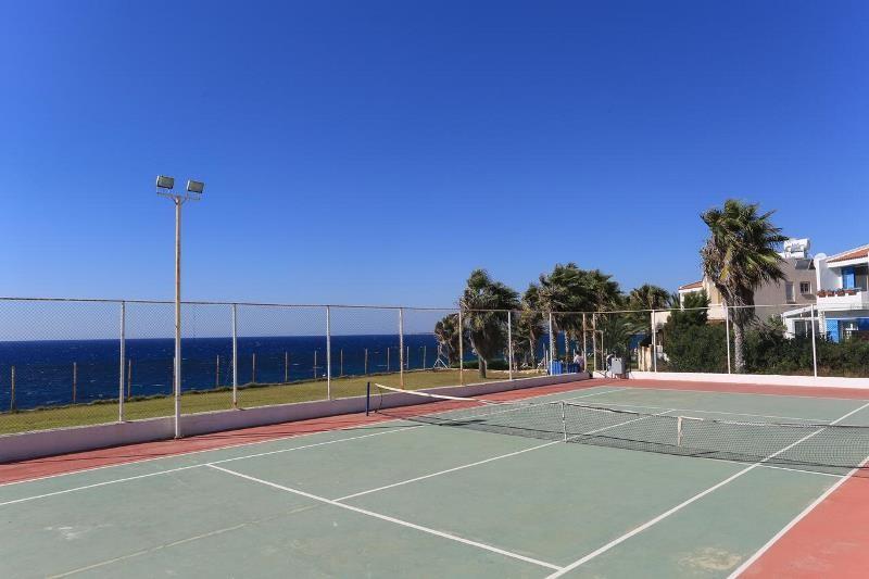 Dél-Ciprus Paphos utazás Hotel Eleni Holiday Village