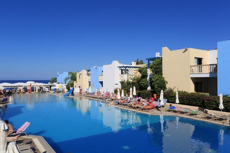 Dél-Ciprus Paphos utazás Hotel Eleni Holiday Village