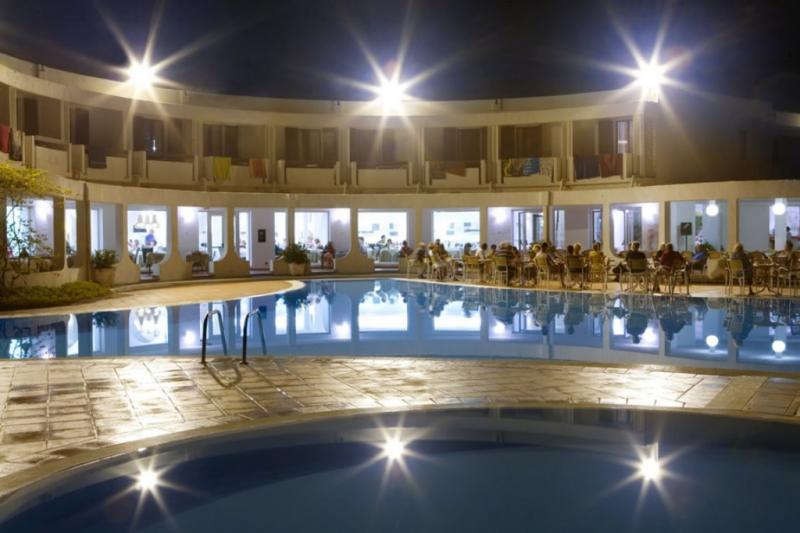 Szardínia Pula utazás Hotel Flamingo