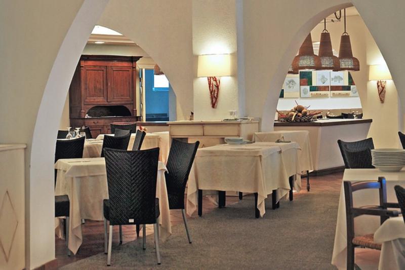 Szardínia Pula utazás Hotel Flamingo