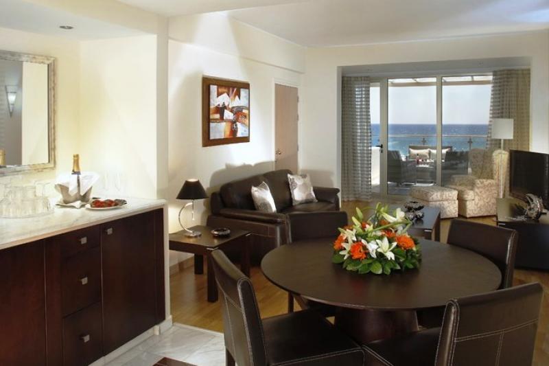 Dél-Ciprus Larnaca utazás Hotel Golden Bay