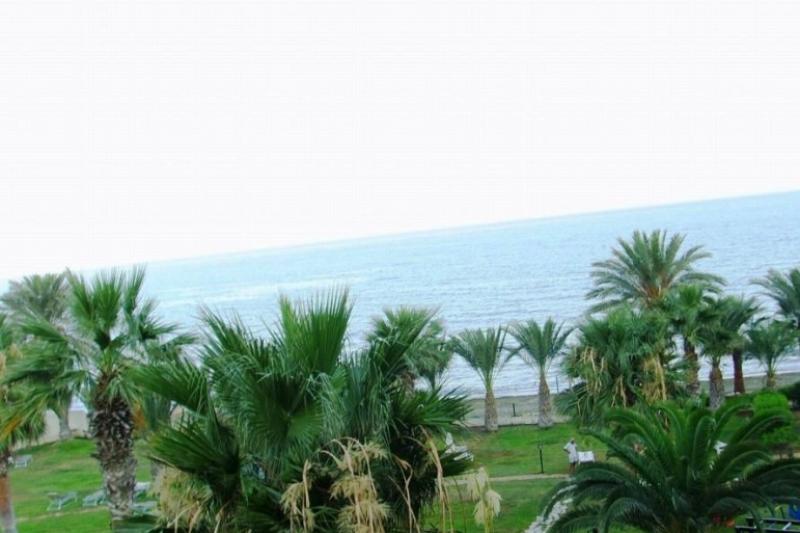 Dél-Ciprus Larnaca utazás Hotel Golden Bay